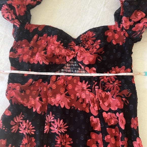Truly Charming Black & Red Floral Puff Sleeve Cutout Midi Dress S NWOT - Picture 9 of 11